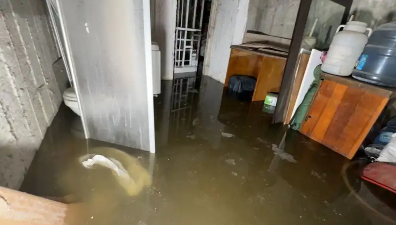 Avcılar’da Fırtına Sonrası Su Baskınları Hayatı Felç Etti