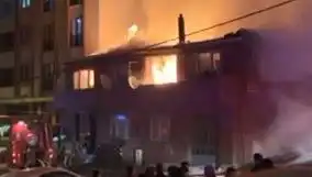 Gaziosmanpaşa'da İki Bina Alev Alev Yandı, Nedenleri Araştırılıyor!