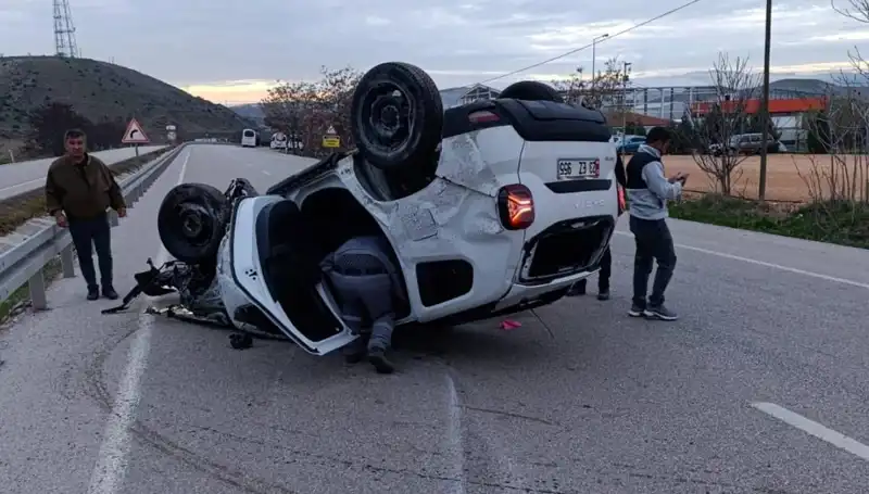 Otomobil Kontrolden Çıktı, Takla Atarak Feci Kaza Yaptı!